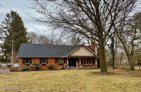 733 Findlay Street Perrysburg OH 43551