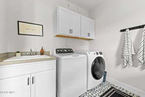 Tiny photo for 109 Old Dover Road, Perrysburg, OH 43551 (MLS # 10012957)
