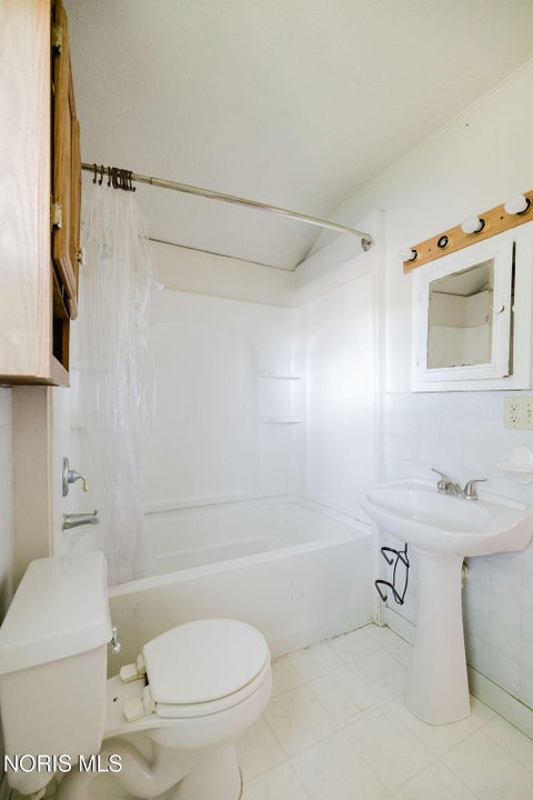Tiny photo for 735 Gould Street, Northwood, OH 43619 (MLS # 10014699)