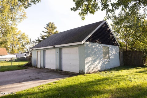 Tiny photo for 735 Gould Street, Northwood, OH 43619 (MLS # 10014699)