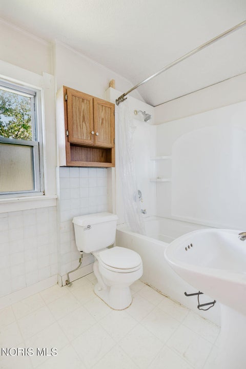 Tiny photo for 735 Gould Street, Northwood, OH 43619 (MLS # 10014699)