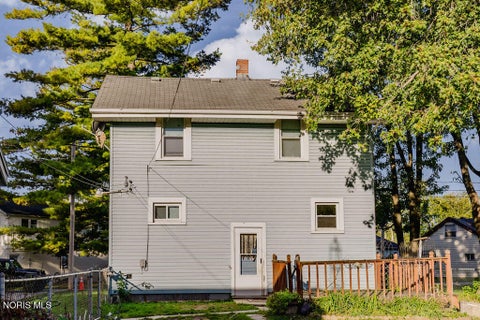 Tiny photo for 735 Gould Street, Northwood, OH 43619 (MLS # 10014699)