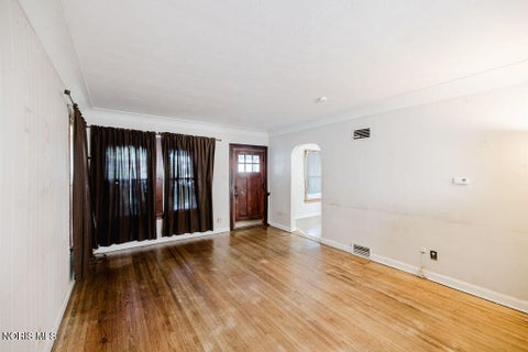 Tiny photo for 735 Gould Street, Northwood, OH 43619 (MLS # 10014699)