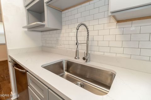 Tiny photo for 28570 Simmons Road, Perrysburg, OH 43551 (MLS # 10009997)