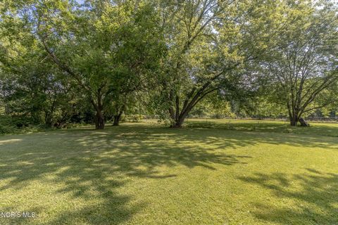 Tiny photo for 28570 Simmons Road, Perrysburg, OH 43551 (MLS # 10009997)