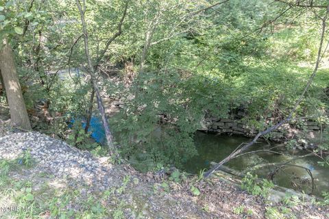 Tiny photo for 28570 Simmons Road, Perrysburg, OH 43551 (MLS # 10009997)