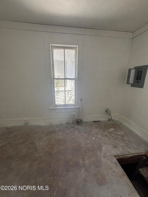 Tiny photo for 125 E Oakland Street, Toledo, OH 43608 (MLS # 10003594)