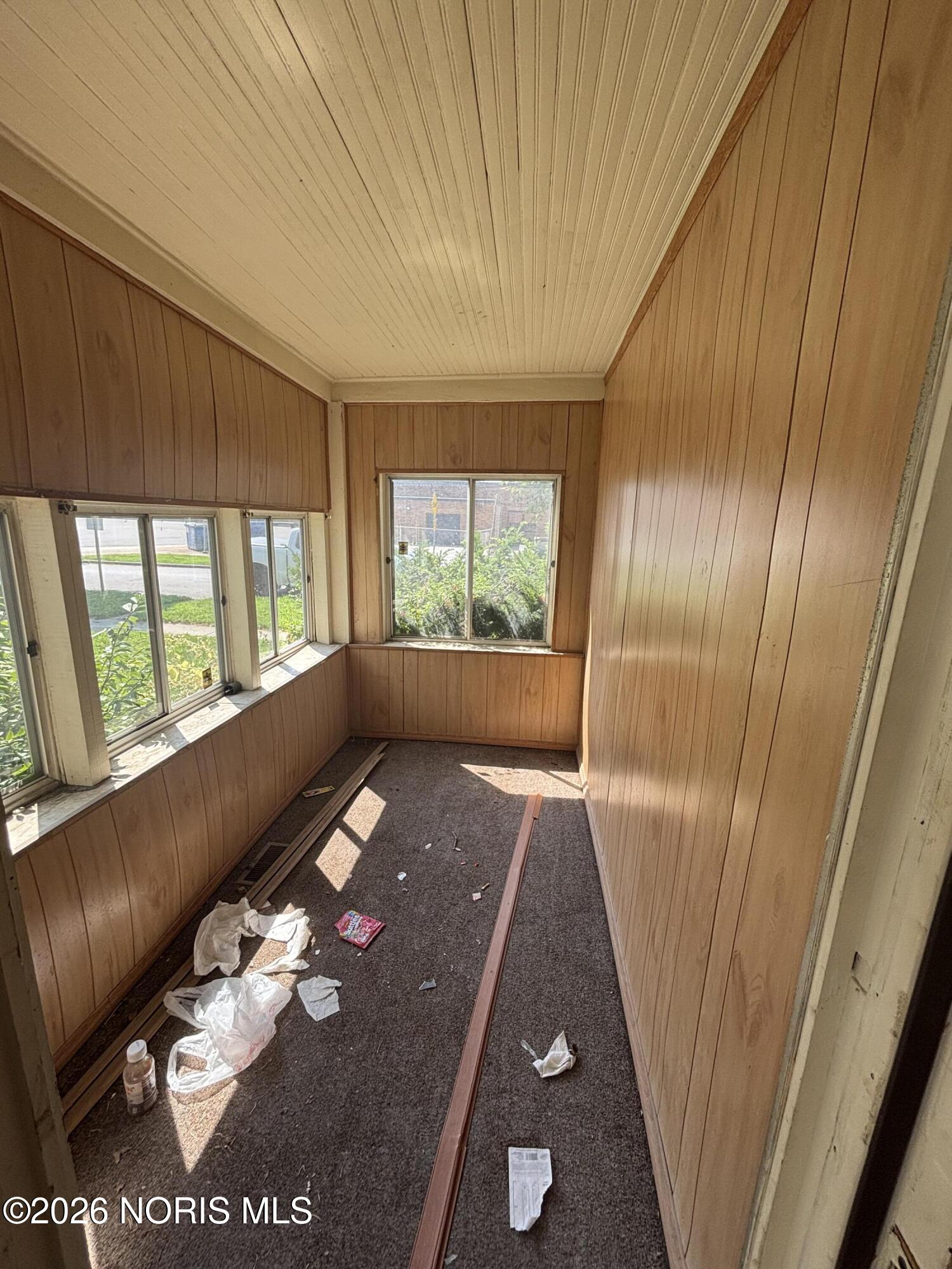 125 E Oakland Street