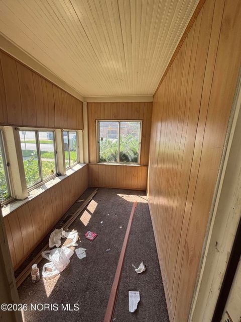 Tiny photo for 125 E Oakland Street, Toledo, OH 43608 (MLS # 10003594)