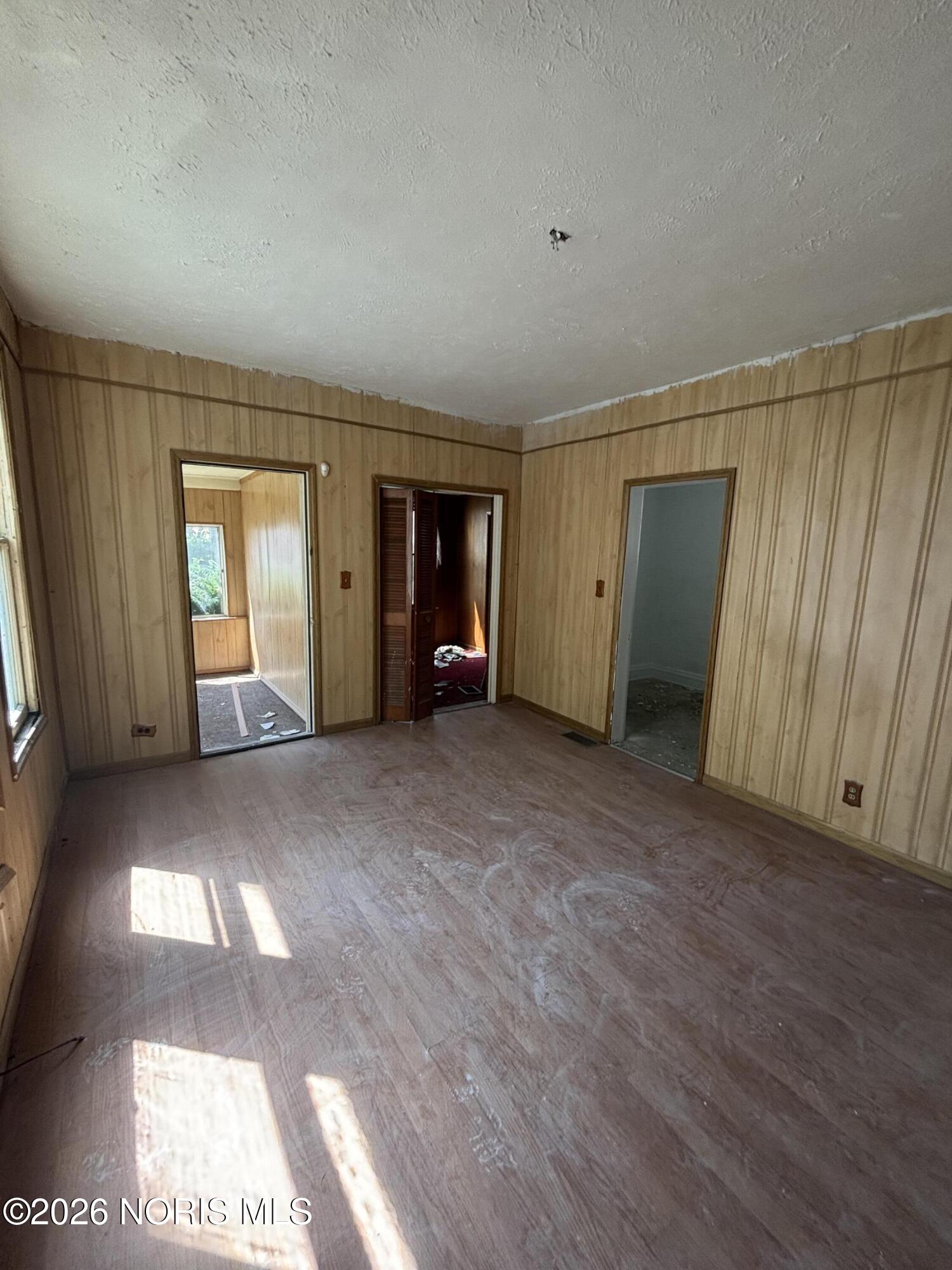 125 E Oakland Street