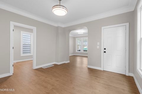 Tiny photo for 1045 Orchard Street, Toledo, OH 43609 (MLS # 10006329)