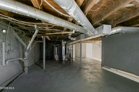 Tiny photo for 1045 Orchard Street, Toledo, OH 43609 (MLS # 10006329)