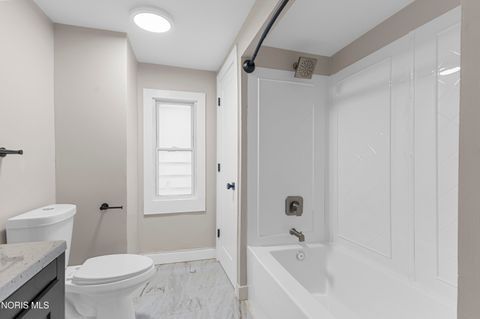 Tiny photo for 1045 Orchard Street, Toledo, OH 43609 (MLS # 10006329)