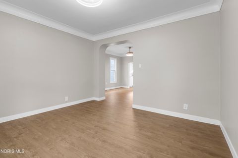 Tiny photo for 1045 Orchard Street, Toledo, OH 43609 (MLS # 10006329)