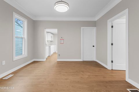 Tiny photo for 1045 Orchard Street, Toledo, OH 43609 (MLS # 10006329)