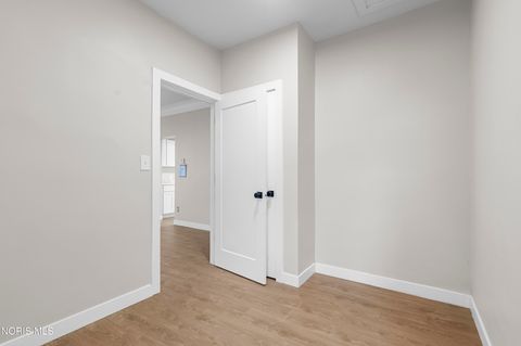 Tiny photo for 1045 Orchard Street, Toledo, OH 43609 (MLS # 10006329)