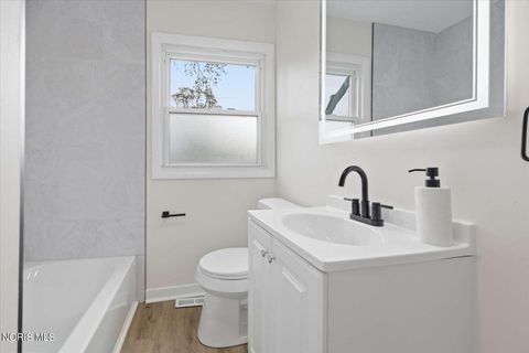 Tiny photo for 5232 Fortune Drive, Toledo, OH 43611 (MLS # 10006541)