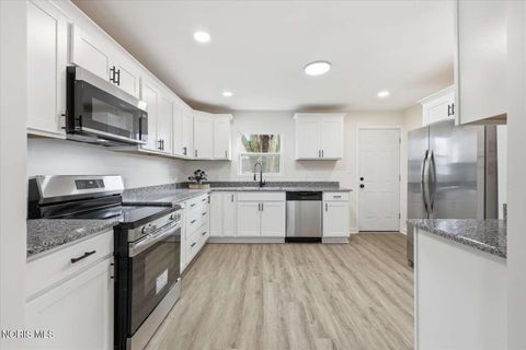 Tiny photo for 5232 Fortune Drive, Toledo, OH 43611 (MLS # 10006541)