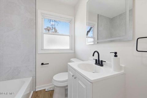 Tiny photo for 5232 Fortune Drive, Toledo, OH 43611 (MLS # 10006541)