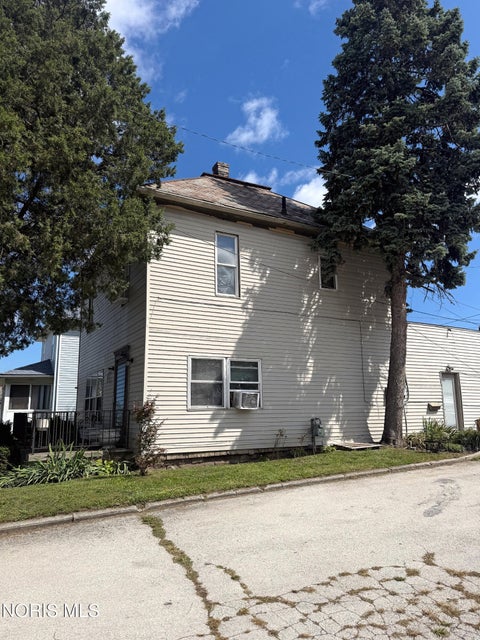 Tiny photo for 544 N Countyline Street, Fostoria, OH 44830 (MLS # 10013295)