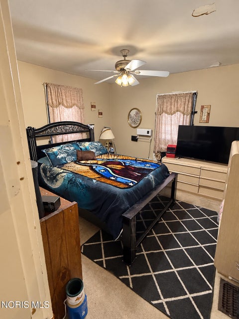 Tiny photo for 544 N Countyline Street, Fostoria, OH 44830 (MLS # 10013295)