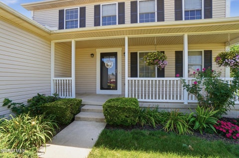 Tiny photo for 1079 Raven Road, Bowling Green, OH 43402 (MLS # 10011136)