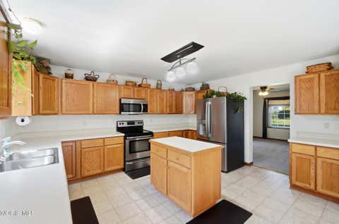 Tiny photo for 1079 Raven Road, Bowling Green, OH 43402 (MLS # 10011136)