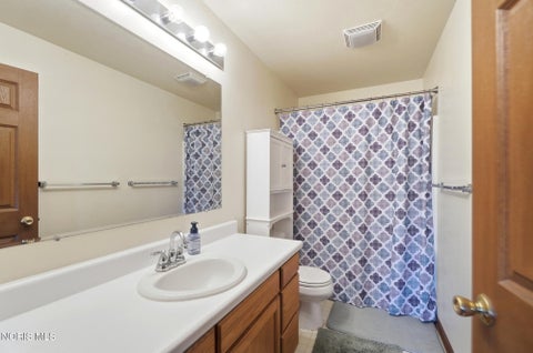 Tiny photo for 1079 Raven Road, Bowling Green, OH 43402 (MLS # 10011136)