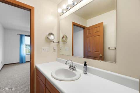 Tiny photo for 1079 Raven Road, Bowling Green, OH 43402 (MLS # 10011136)