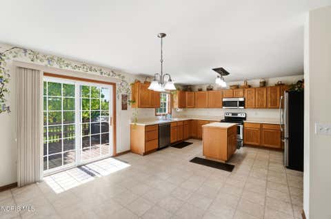 Tiny photo for 1079 Raven Road, Bowling Green, OH 43402 (MLS # 10011136)