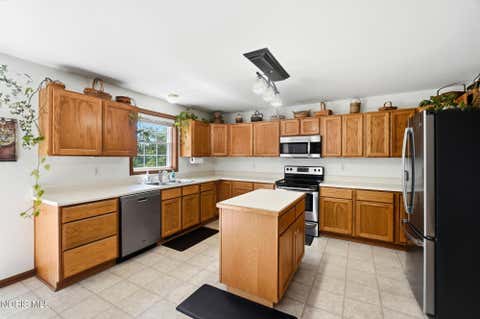Tiny photo for 1079 Raven Road, Bowling Green, OH 43402 (MLS # 10011136)