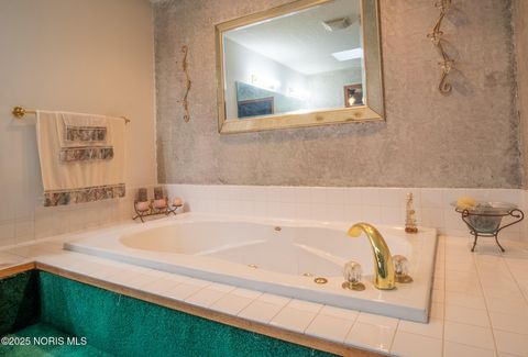 Tiny photo for 2332 County Road E Rd, Edgerton, OH 43517 (MLS # 10002041)