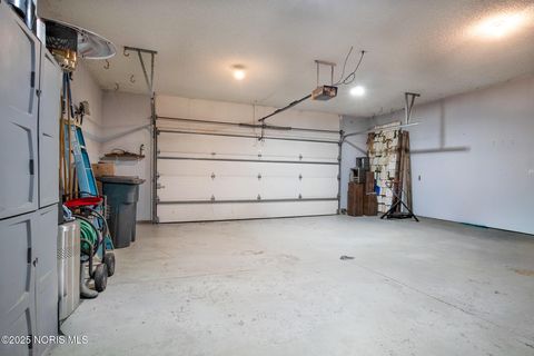 Tiny photo for 2332 County Road E Rd, Edgerton, OH 43517 (MLS # 10002041)