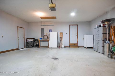 Tiny photo for 2332 County Road E Rd, Edgerton, OH 43517 (MLS # 10002041)