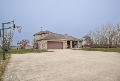 Tiny photo for 2332 County Road E Rd, Edgerton, OH 43517 (MLS # 10002041)
