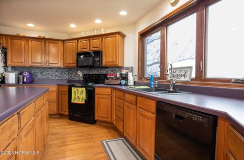 Tiny photo for 2332 County Road E Rd, Edgerton, OH 43517 (MLS # 10002041)