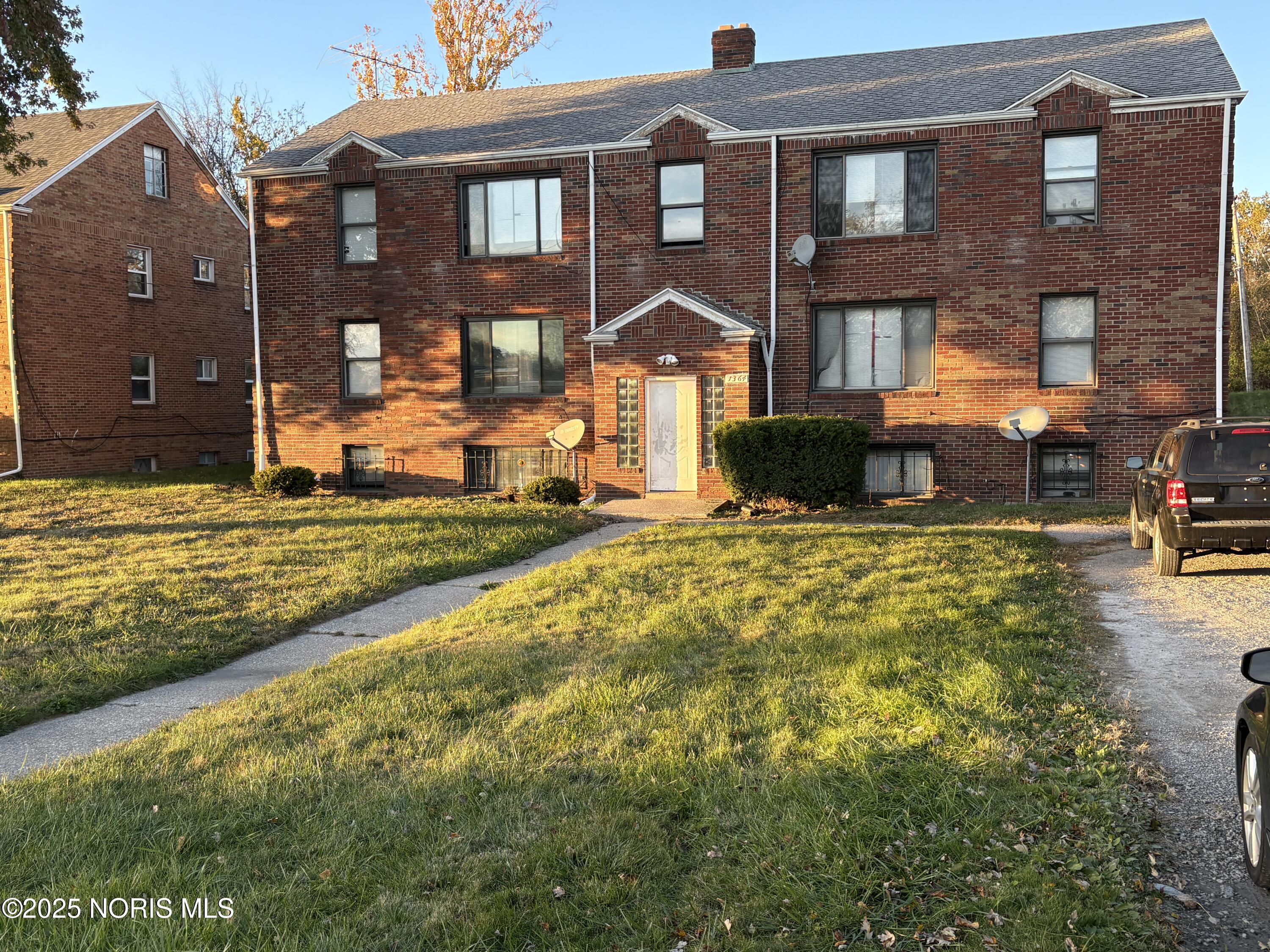 1364 N Cove Boulevard