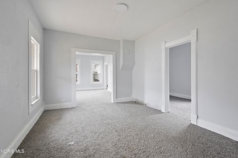 Tiny photo for 128 E Plumer Street, Toledo, OH 43605 (MLS # 10004461)