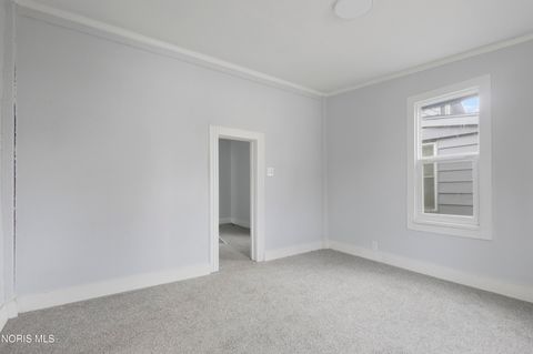 Tiny photo for 128 E Plumer Street, Toledo, OH 43605 (MLS # 10004461)