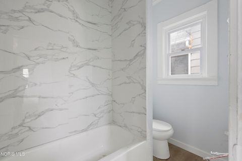 Tiny photo for 128 E Plumer Street, Toledo, OH 43605 (MLS # 10004461)