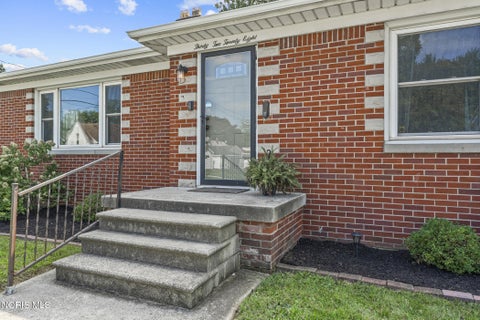 Tiny photo for 3228 Rocksberry Avenue, Toledo, OH 43614 (MLS # 10012458)