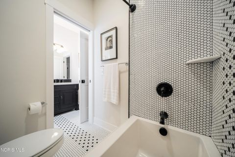 Tiny photo for 3 W Lake Road, Vermilion, OH 44089 (MLS # 10004472)