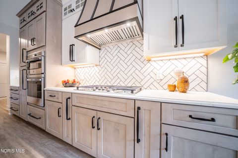 Tiny photo for 3 W Lake Road, Vermilion, OH 44089 (MLS # 10004472)