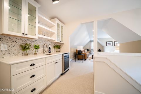 Tiny photo for 3 W Lake Road, Vermilion, OH 44089 (MLS # 10004472)