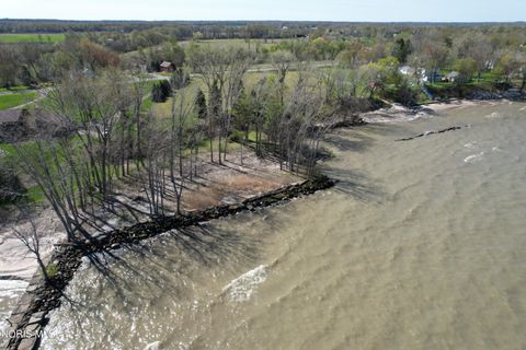 Tiny photo for 3 W Lake Road, Vermilion, OH 44089 (MLS # 10004472)