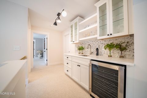 Tiny photo for 3 W Lake Road, Vermilion, OH 44089 (MLS # 10004472)