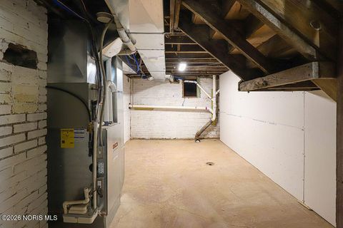 Tiny photo for 2121 Airport Highway, Toledo, OH 43609 (MLS # 10002705)