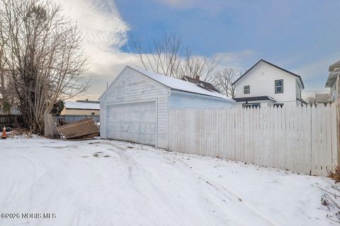 Tiny photo for 2121 Airport Highway, Toledo, OH 43609 (MLS # 10002705)