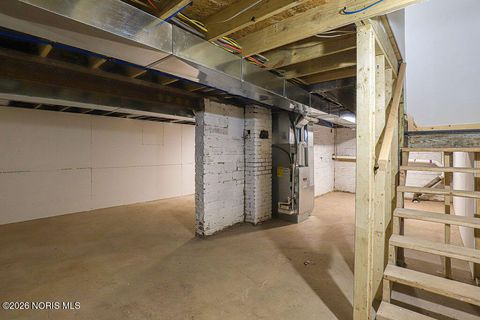 Tiny photo for 2121 Airport Highway, Toledo, OH 43609 (MLS # 10002705)