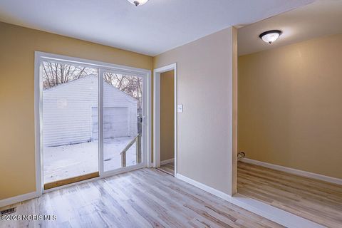 Tiny photo for 2121 Airport Highway, Toledo, OH 43609 (MLS # 10002705)